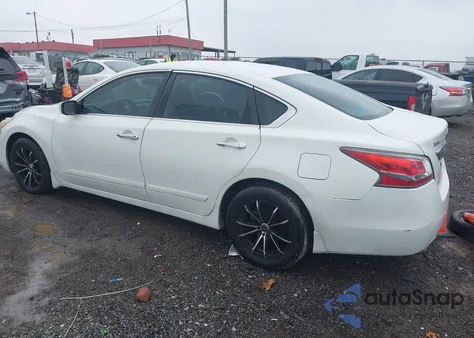 2015 Nissan Altima 2.5 S z USA, uszkodzony, nr VIN 1N4AL3AP2FC418047